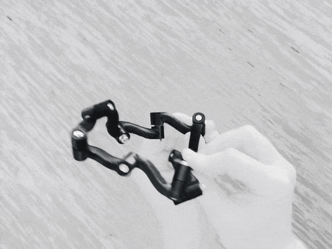 Möbius linkage